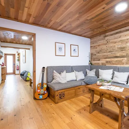 Castaway Albergue Baleal