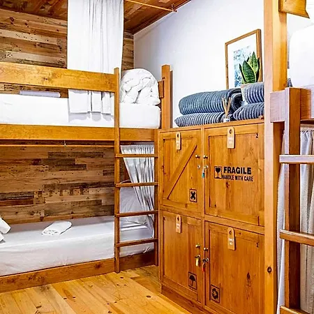 Castaway Albergue *