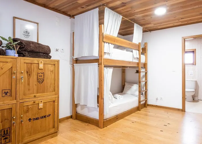 Castaway Хостел *