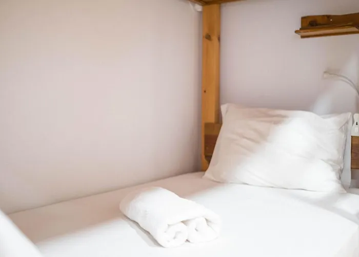 Castaway Хостел Балеал